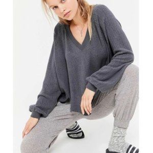 UO Lilith Cozy V-Neck Top